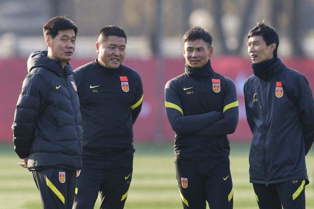 中午哺乳_标清